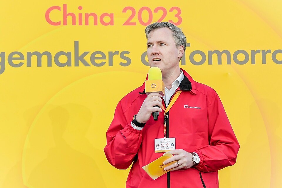 图注:亚盈集团幕僚长努南(Tony Nunan)现场发言